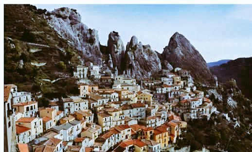 Lubene9's tweet photo. ~Castelmezzano~ @italia @Basilicata_Tur @BorghiPiuBelli  @MiBACT https://t.co/mQytPm1kzk