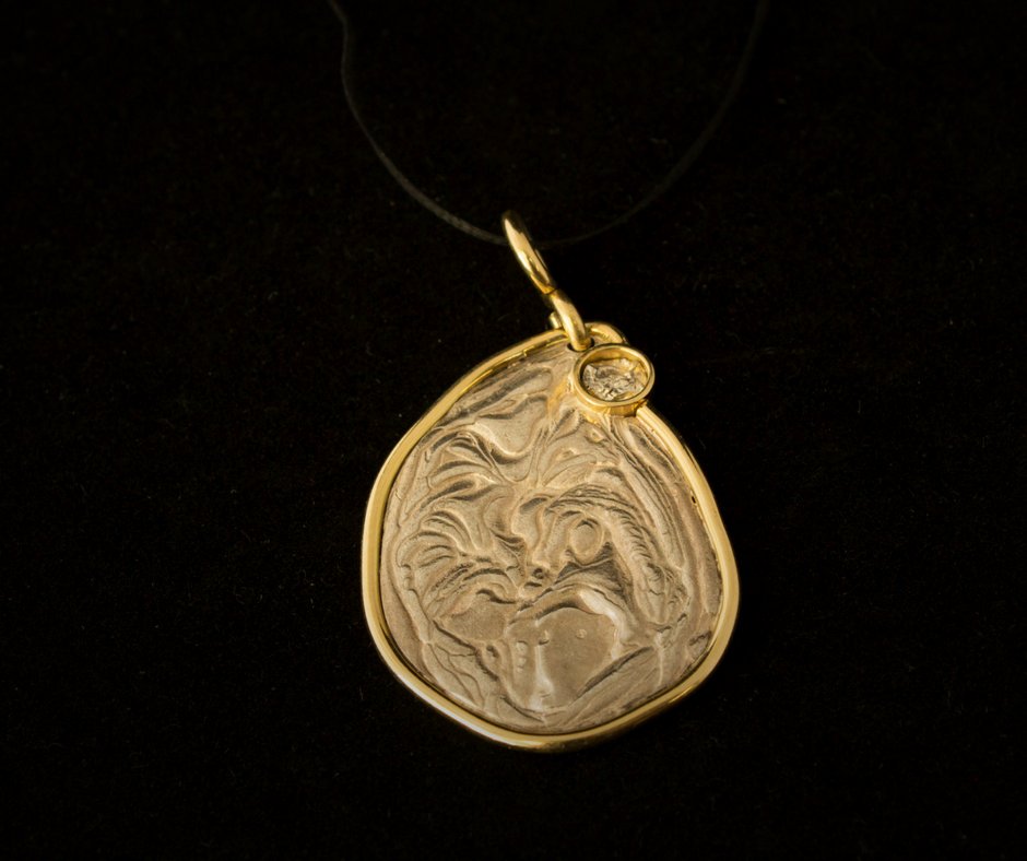 HungryCreekNZ's tweet photo. Silver and Gold Pendant by Samuel Rump made during his fourth year of a Diploma in Jewellery (2016). #learnthroughmaking https://t.co/aqmiCuLWpU