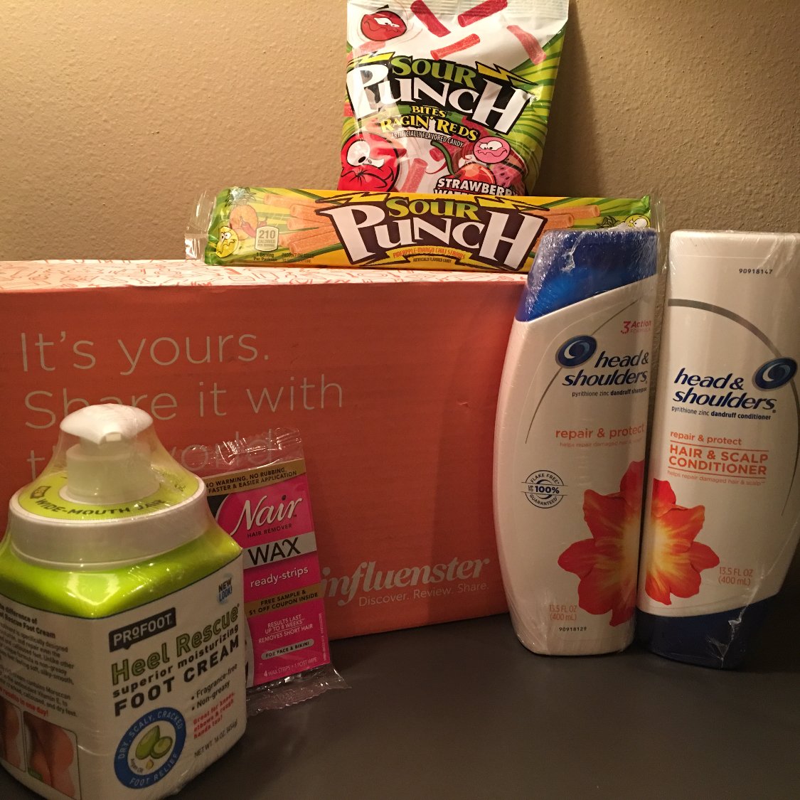 TexasBlonde92's tweet photo. Received my #BreezyVoxBox today! Thanks Influenster! #Contest https://t.co/HE6xmk7D9A