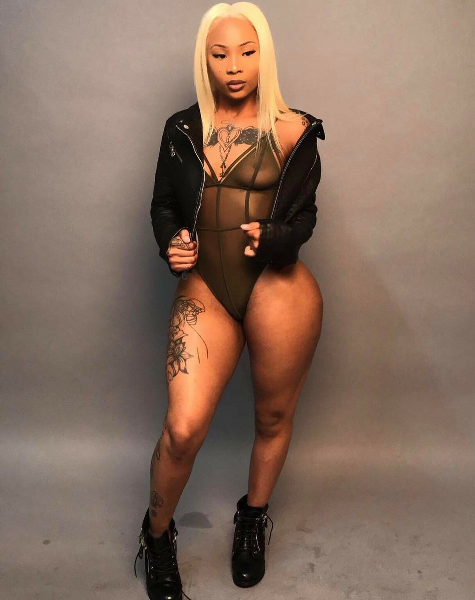 _Essencemonroe's tweet photo. I've been working more, love ain't what I'm searching for.. https://t.co/L9fPjW6IEs