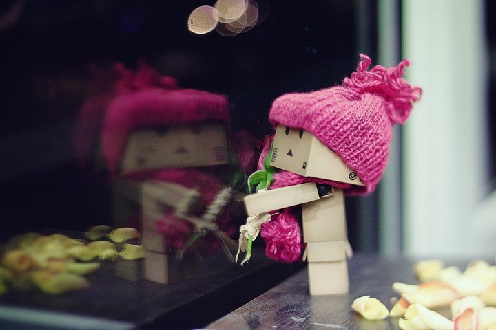 njoohassan1's tweet photo. "أنت تحن على مامضى 
من الحب
  لأنك صادق
و يؤرقك التذبذب
بين البقاء والرحيل
و أنك أكثر جدية
و مشاعرك حقيقية، وثابتة
 لا تتغير بفعل الظروف https://t.co/BbbtVwpHq6