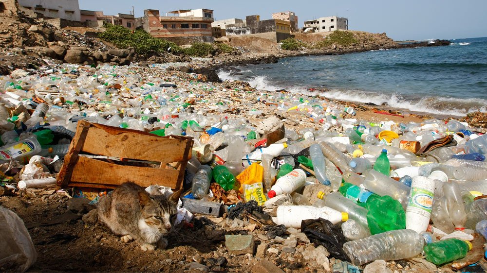 AJENews's tweet image. &quot;We have unleashed a plague of plastic upon the ocean.&quot; 

UN chief warns oceans &apos;under threat as never before&apos; aje.io/krms