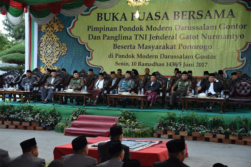 Puspen_TNI's tweet photo. Panglima TNI : Kyai dan Ulama Ikut Berjuang Merebut Kemerdekaan Indonesia

👉🏻https://t.co/Ew1cSQ39Gv https://t.co/IwENa9Pg78