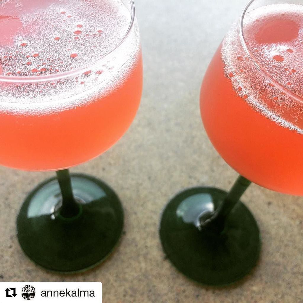 ghettosvend's tweet photo. Saturday on a monday🍾. Wifey + Rhubarb juice + champagne ❤️. #homemade #rhubarbjuice #mondayfriday https://t.co/bduBsi0Ie5 https://t.co/DfjdXztCGy