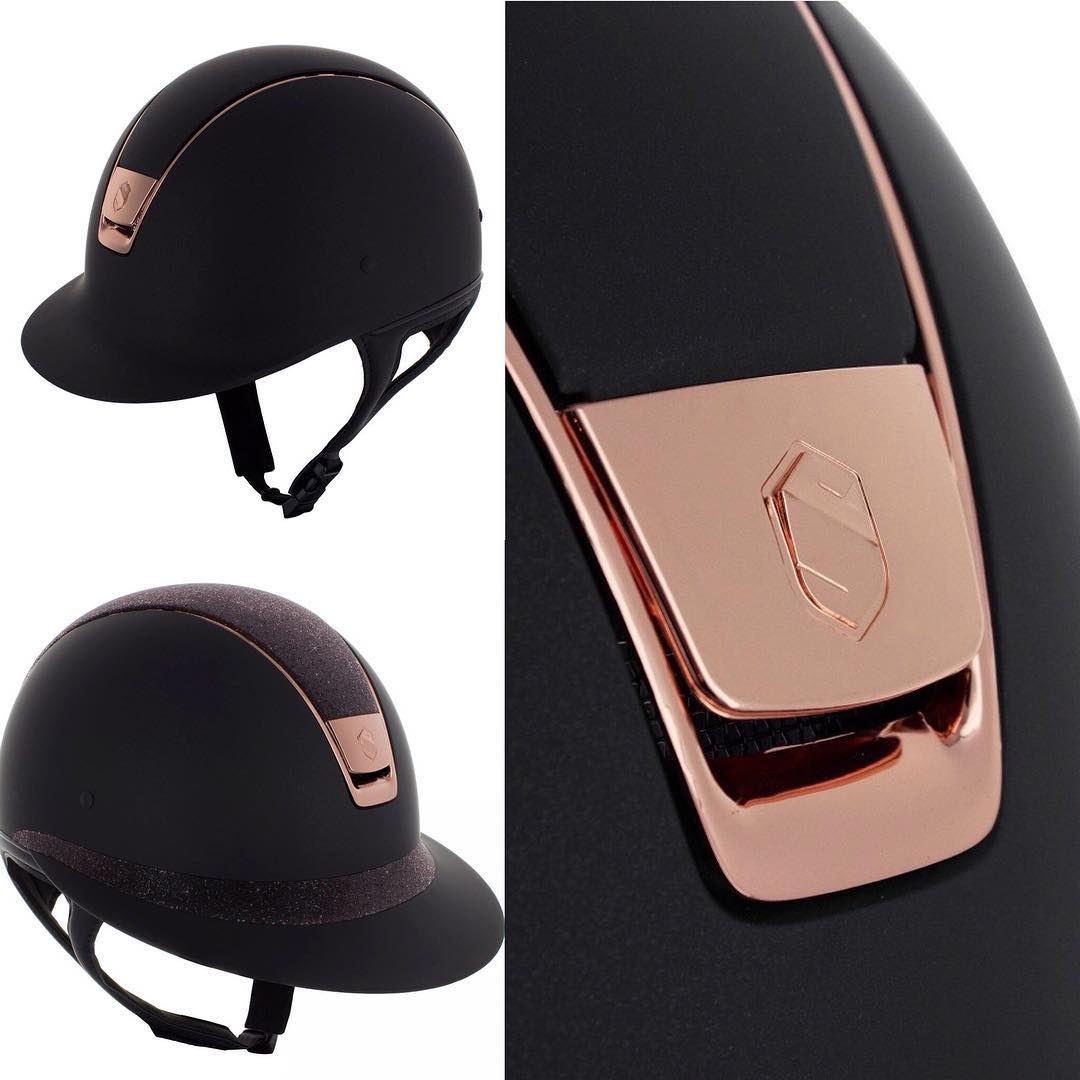 ExclusivelyEque's tweet photo. Our favourite Samshield with Rose Gold trim and blazon from £256 .00 #misssheld #rosegold #samshield https://t.co/QsWLsJ66By