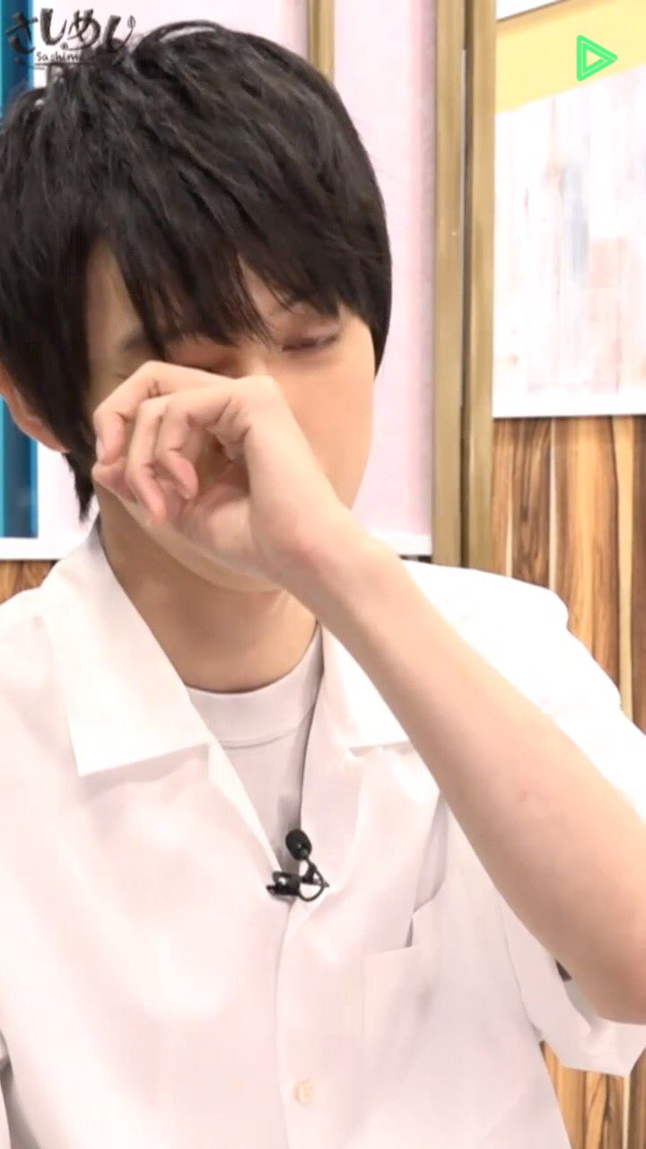 本郷奏多photo 目と口を触る癖が 何回も出ていた奏多くん ブレてるのは気にしないでください 本郷奏多