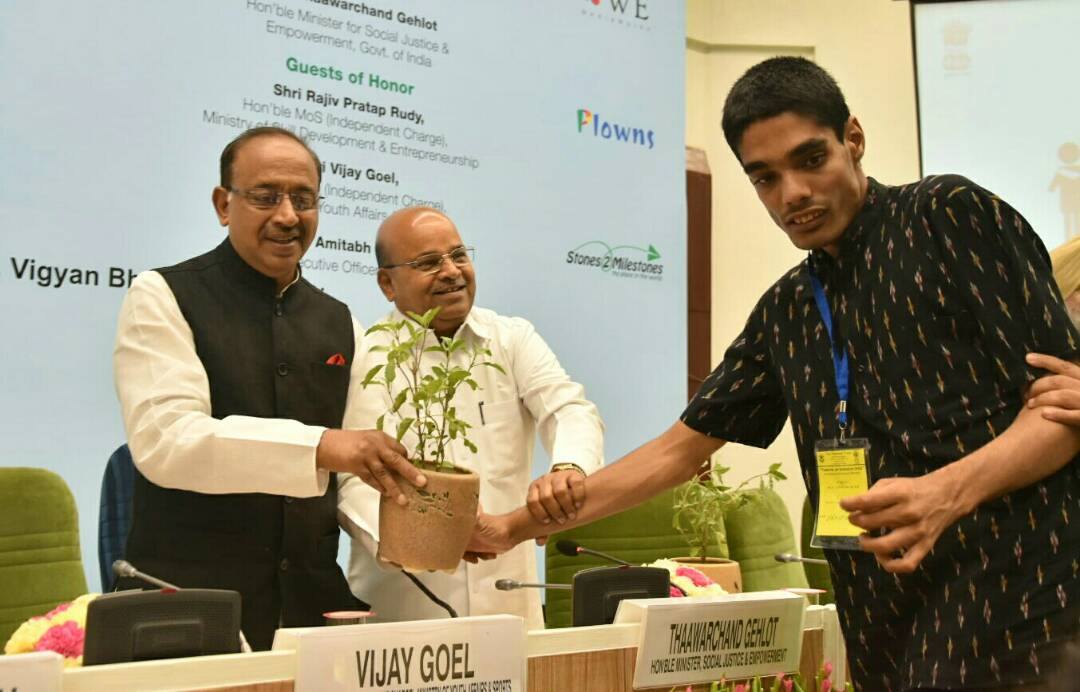 VijayGoelBJP's tweet photo. At #InclusiveIndia Seminar where I spoke about ways to engage &amp; empower our #Divyang #youth through #sports &amp; confidence building measures. https://t.co/pN3S0XiyVc