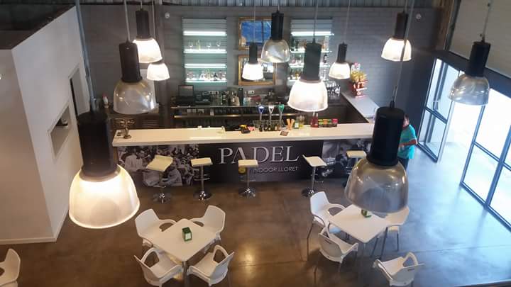 Padel10's tweet image. Ya en marcha el nuevo Padel Indoor Lloret! Este verano si estáis por la Costa Brava, no olvidéis la pala 😊