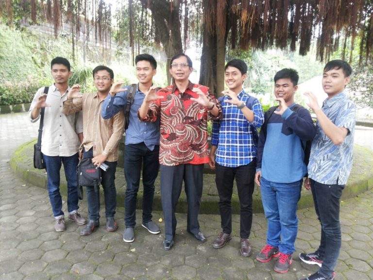 Profesor Smart City Memberi Ceramah di Kampus STIEBBANK kampuspencetakpengusaha.com/artikel/profes…