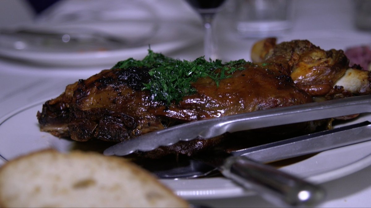 ProudToBeAChef's tweet photo. If we were to define fine-dining at it's very best, we'd direct you to Cumulus Restaurant in Melbourne's CBD. Salivate here please…#FPTBAC17 https://t.co/cB7GbqzXv0