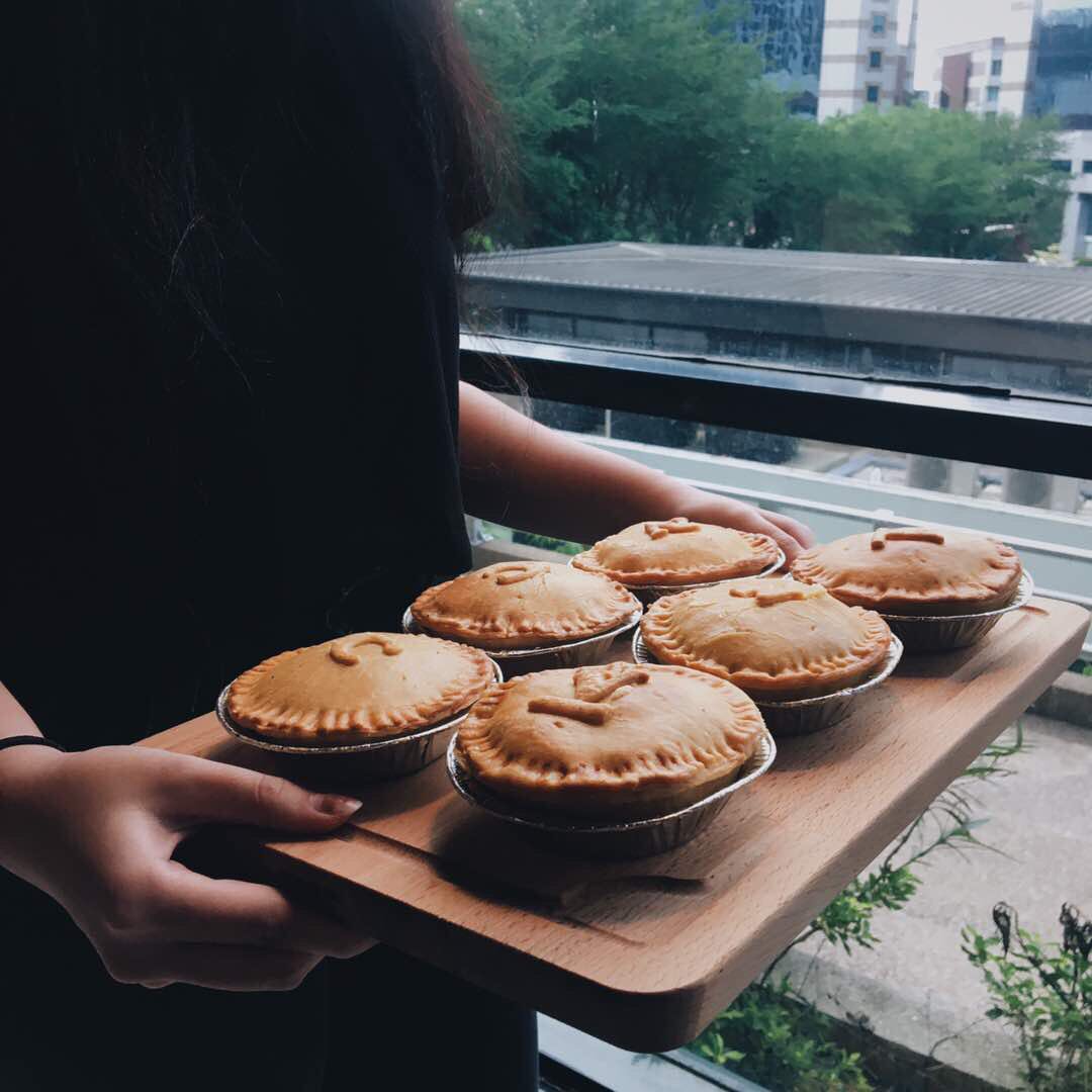 Say hi to our pies ! available with selection of Vegetable Cheese, Creamy Beef and chicken mushroom !