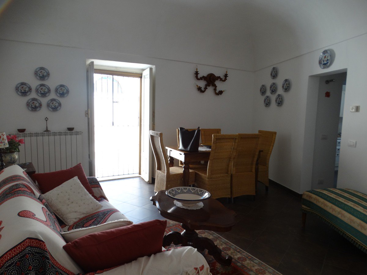 SicilyJohn's tweet photo. Right in the historical baroque centre of Ragusa Ibla this characteristic house beautifully restored with panoramic terrace., https://t.co/nor8W4l18p