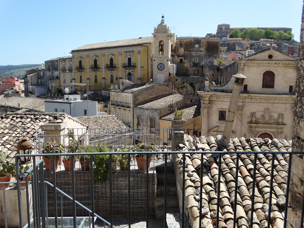 SicilyJohn's tweet photo. Right in the historical baroque centre of Ragusa Ibla this characteristic house beautifully restored with panoramic terrace., https://t.co/nor8W4l18p