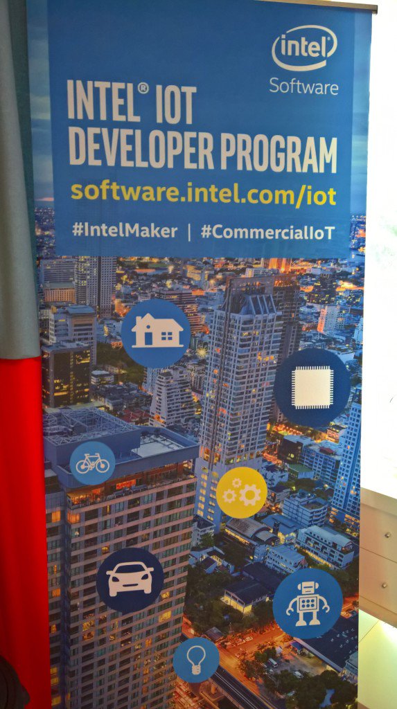 svelde's tweet photo. At @intel Developer Program event as proctor #intelmaker @hightechcampus https://t.co/tF8uJ5RrMU