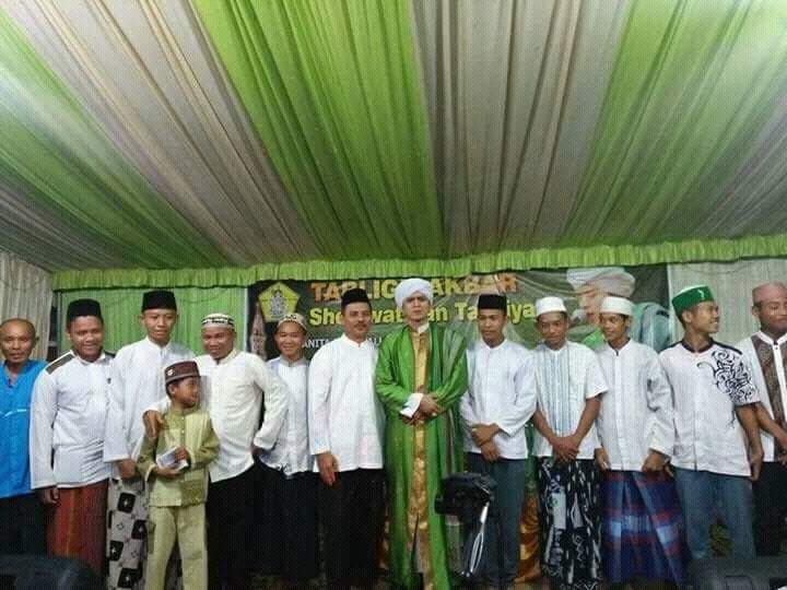 FathaPopa's tweet photo. Tim hadra alkhairaat bersama habib... https://t.co/pwGAVvMg2k