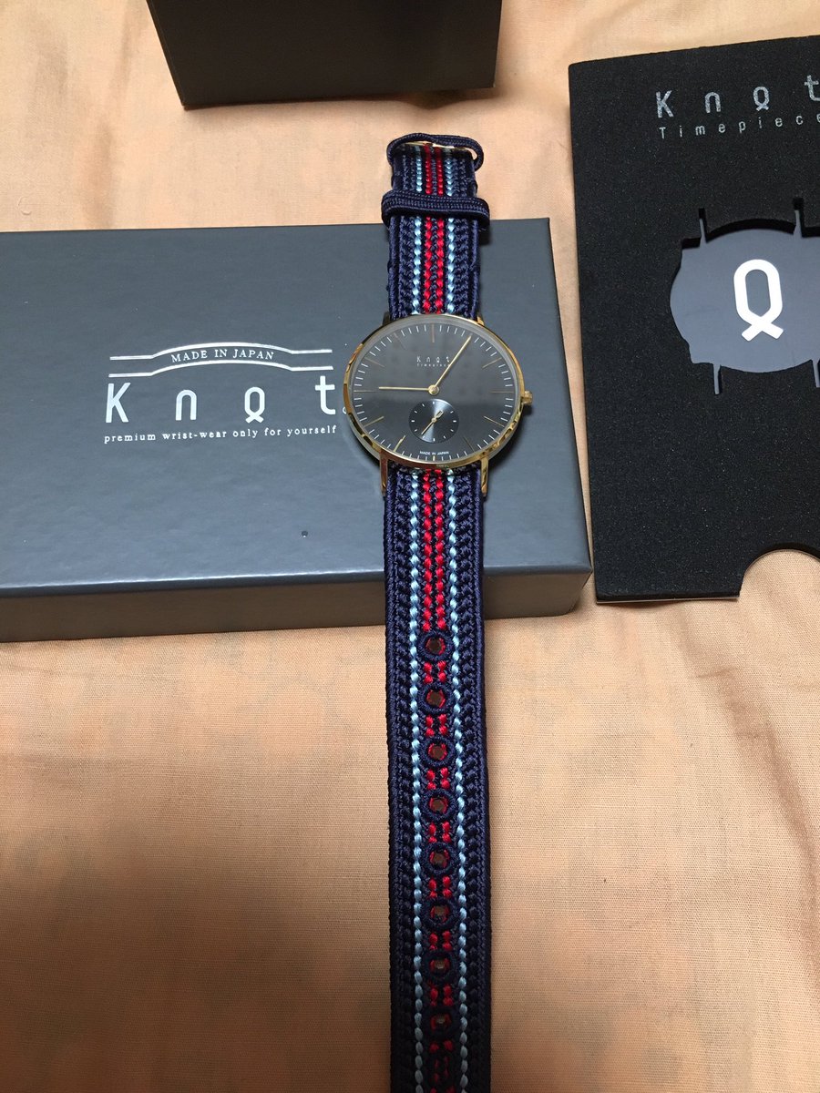 稔 V Twitter Knot ノット の時計を買いました 一枚目が京都の組紐のベルト 君の名はを思い出す 笑 二枚目が姫路と栃木の有名な革ベルト 一つの時計で色々な時計にカスタマイズできるのはやばい それに欲しかったknotが買えて嬉しい 偶然 大阪に期間限定で来てて