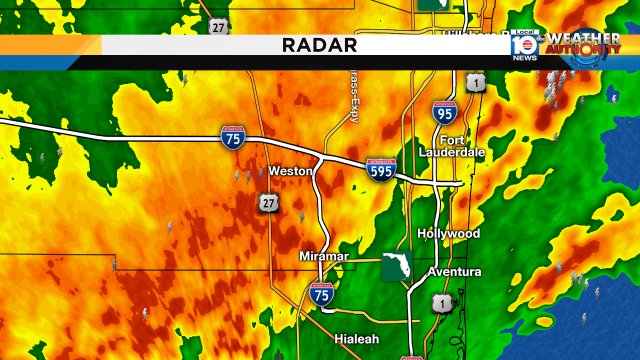 Heavy rain and lightening moving into Weston, Pembroke Pines and Miramar, Cooper City, Hollywood Fort Lauderdale https://t.co/pT256yOya0