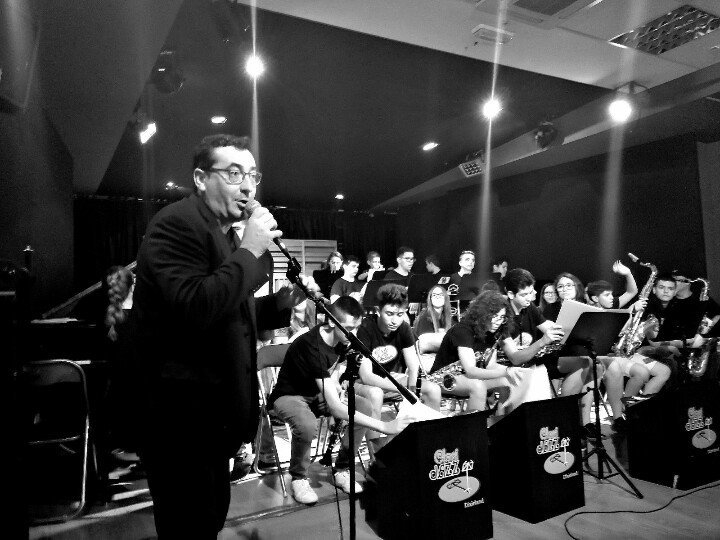 AndajazzFed's tweet photo. El III Encuentro de Big Bands de Andalucia ha sido un éxito! Gracias a @clasijazz anfitriona este año! Iremos subiendo material! https://t.co/ou0iDcYD3R