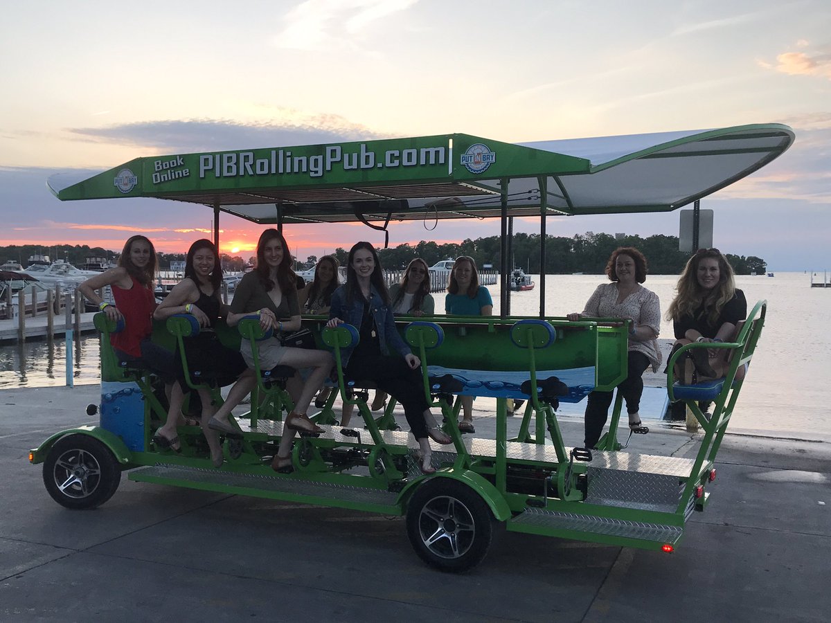 pibrollingpub's tweet photo. Fun on the island!! #sunset #pibpedalparty https://t.co/8FXijbumXF