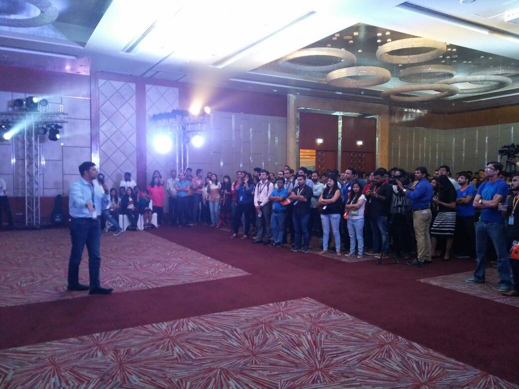 AmazonNews_IN's tweet photo. Amit Agarwal, SVP and Country Head @amazonIN addressing an enthusiastic bunch of Amazonians at our 4th anniversary #GameOnAmazon https://t.co/H1p6FwAV2f