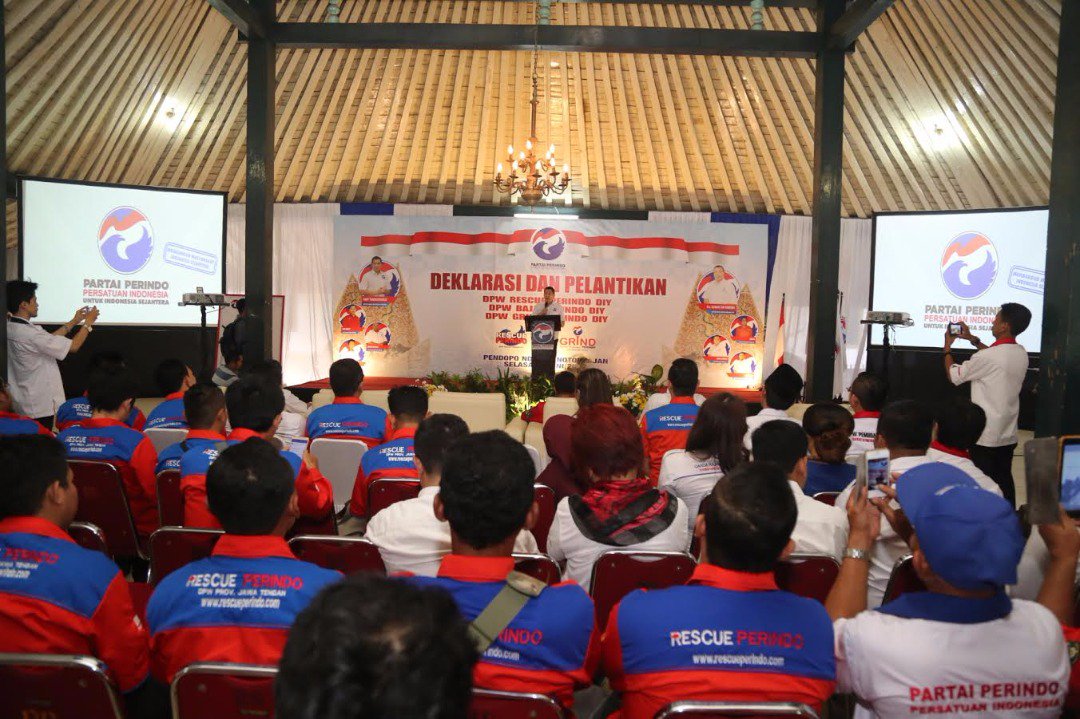 Hary_Tanoe's tweet photo. “Selama ini Indonesia menganut kapitalisme, menyerahkan segala sesuatu ke mekanisme pasar, yg kuat makin kuat, masyarakat bawah tergilas” HT https://t.co/vVpHV3t8IZ