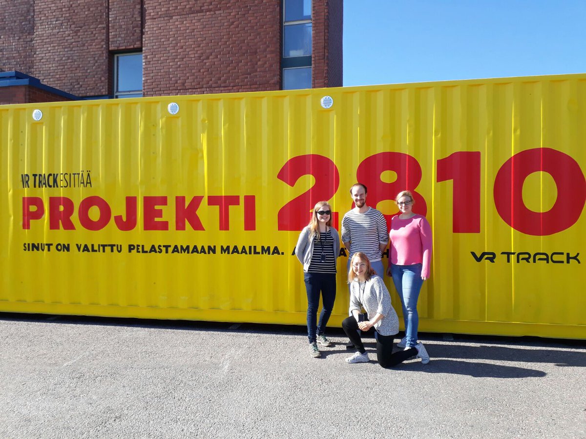 NRC_Finland's tweet photo. #trackpakopeli alkoi tänään! Eka ryhmä ei ennättänyt pelastamaan maailmaa, mutta se ei kesähymyjä hyydyttänyt! #vrtrack #edelläkävijä https://t.co/wiGqmCqr5K