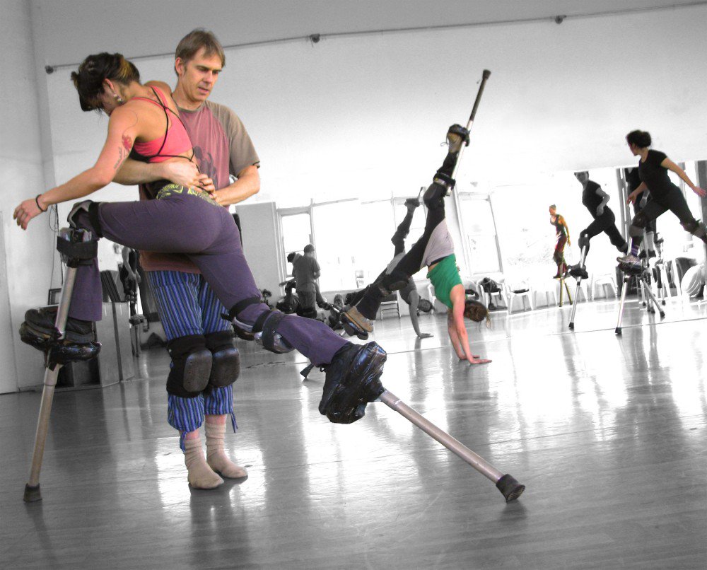 WorldCulturesCo's tweet photo. Join @SurgeScotland 3 day master class for beginner, intermediate and advanced #stiltwalkers between 19-21 July https://t.co/OGWTW3iBWA https://t.co/ZpTVCU7rfJ
