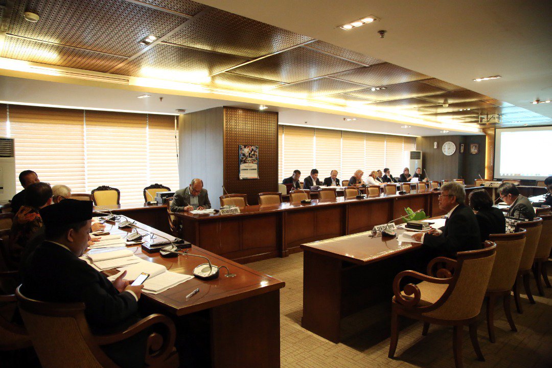 fadlizon's tweet photo. Rapat Koordinasi Pimpinan DPR RI (6/5/2017) agar ke depannya tugas dan fungsi kelembagaan DPR RI semakin baik lagi. @DPR_RI https://t.co/OS1JA3i1dM