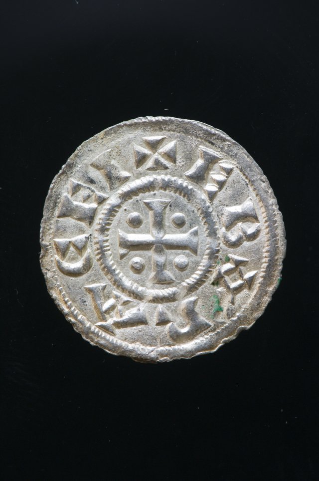 YMT_Coins's tweet photo. Stunning York St. Peter's Penny is one of the intriguing objects in #VikingLegend @YorkshireMuseum. Thor's Hammer mixed w/ Christian images https://t.co/H77oqkkbMl