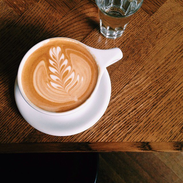 essencecoffee's tweet photo. Back to work after your long weekend? Treat yourself ;)
#essencecoffee #loveyourcoffee #latte #coffee #morning #sunshine https://t.co/RCnUGBkkAb