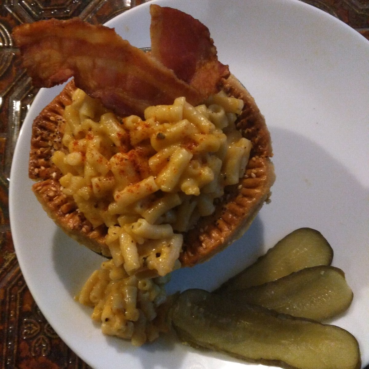 So the Pie Hard pie trial #2 was immense, Buffalo chicken pie, celery and blue cheese, topped with bacon and creamy, cheesey mac! #pie #food