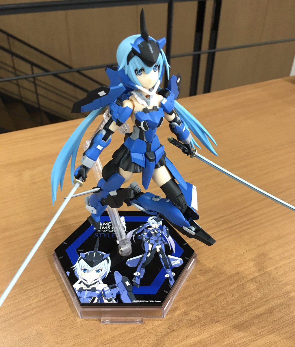 コトブキヤオンラインショップ Twitter પર 初回限定盤 フレームアームズ ガール ミュージック アルバム Vol 1 轟雷 スティレット バーゼラルド 初回限定版にはフライングベースにセット出来るアクリルキーホルダーが付いてきます Faガール T Co