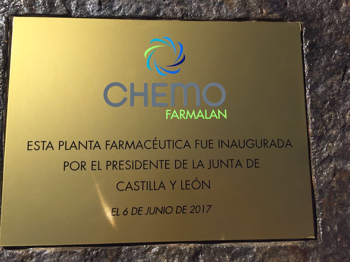 LeonAyto's tweet photo. El alcalde junto al presidente #CyL asisten a la inauguración de la tercera planta farmacéutica del Grupo Cheno en Castilla y León #Farmalan https://t.co/BNmf6QEztn