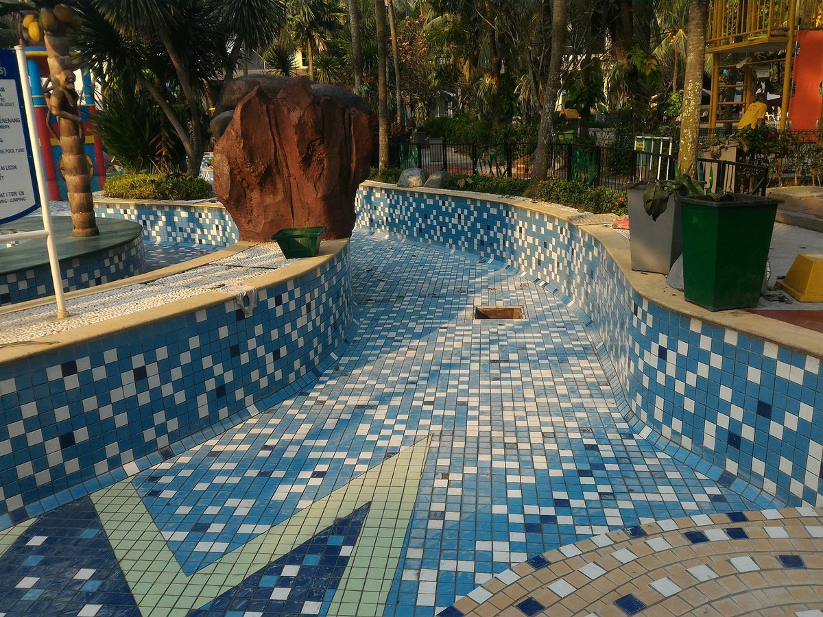 CitraRaya_Eco's tweet photo. Maintenance persiapan musim libur lebaran 🙌🙌🙋#waterworldcitraraya #CitraRayaTangerang https://t.co/vXxzB9feSK