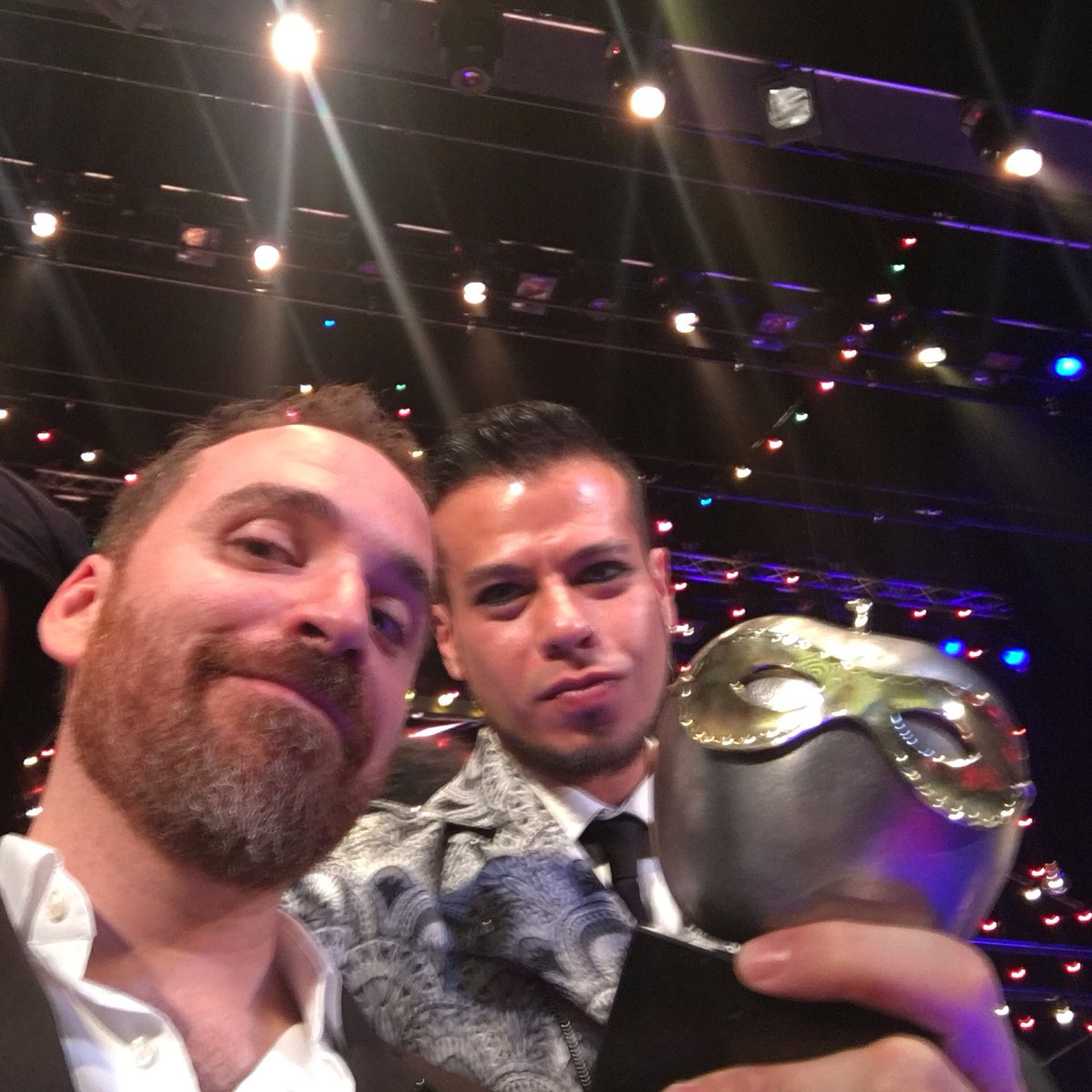 Felices por el reconocimiento de #historiasdeusera en los #PremiosMAX seguiremos contando historias!