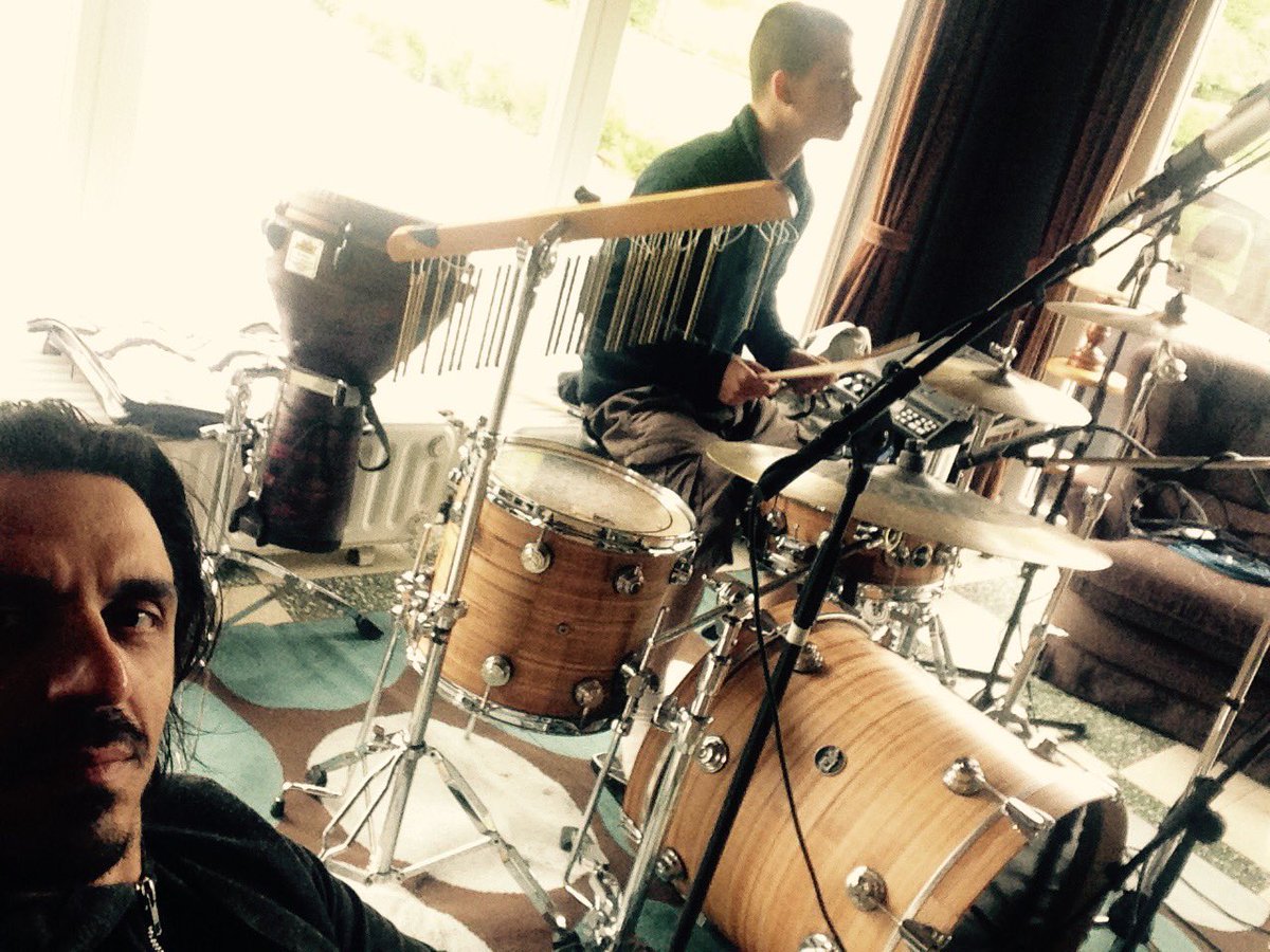 LemonStraw_'s tweet photo. Music in the room.. https://t.co/lFM6IqQq5K