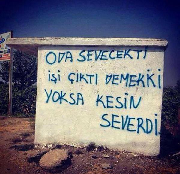 sosyalsen99's tweet photo. Biz ölmeyi çoktan göze aldık da yanımızda kimleri götüreceğiz onu düşünüyoruz. #BilmezlerKi https://t.co/cR00x9Zn7L