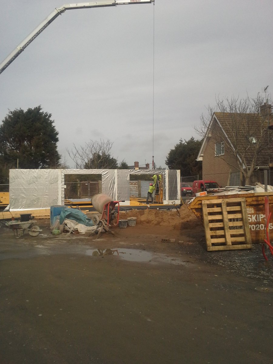 HTFTimberFrames's tweet photo. Grey day on site but we are making progress #TimberFrames #Quick #CostEfficient #SunPleaseComeBack https://t.co/eiRckz8tTu
