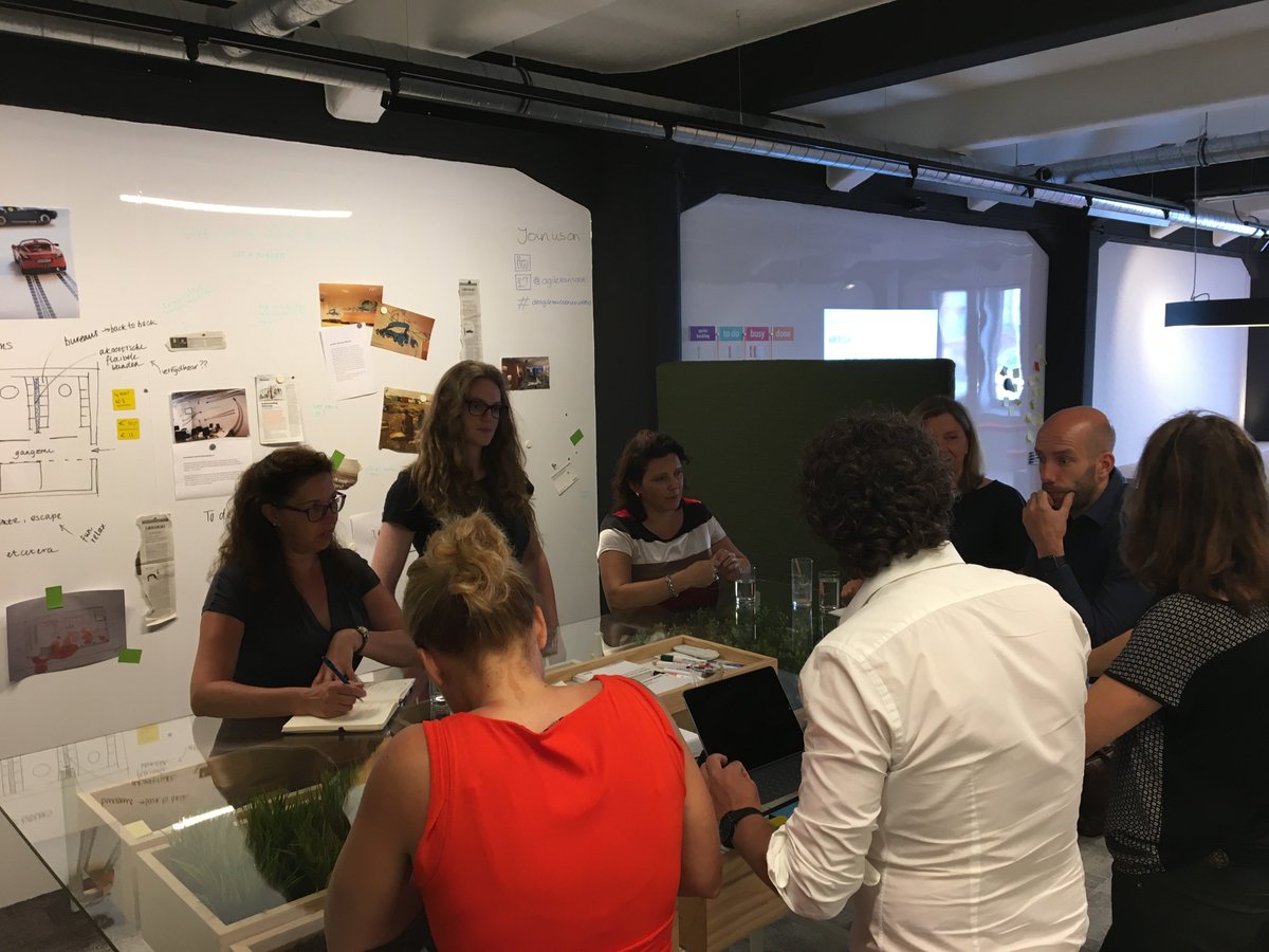 Er werd hard gesprint en gereviewed tijdens onze workshop Agile &amp; het kantoor door Edwin Clerkx #AgileWorkspaces deagilekantoorinrichters.nl/workshop/