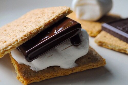 Hug ハグしたくなる女子になる あったかいマシュマロとグラハムクラッカーで 簡単極上スイーツ 家で作るおすすめ レシピや 今すぐ行きたいおすすめのお店など紹介しています スモア フローズンスモア スイーツ マシュマロ 甘党 Hug まとめ