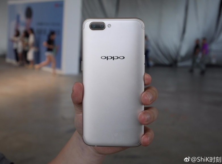 espcializados's tweet photo. #Noticias @oppo.Oficialmente sale el día 10 de junio el #OppoR11.Un #smartphone con cámara dual @Android 7.1 #Nougat
https://t.co/814TbERzvC https://t.co/0h8IKi8o7J