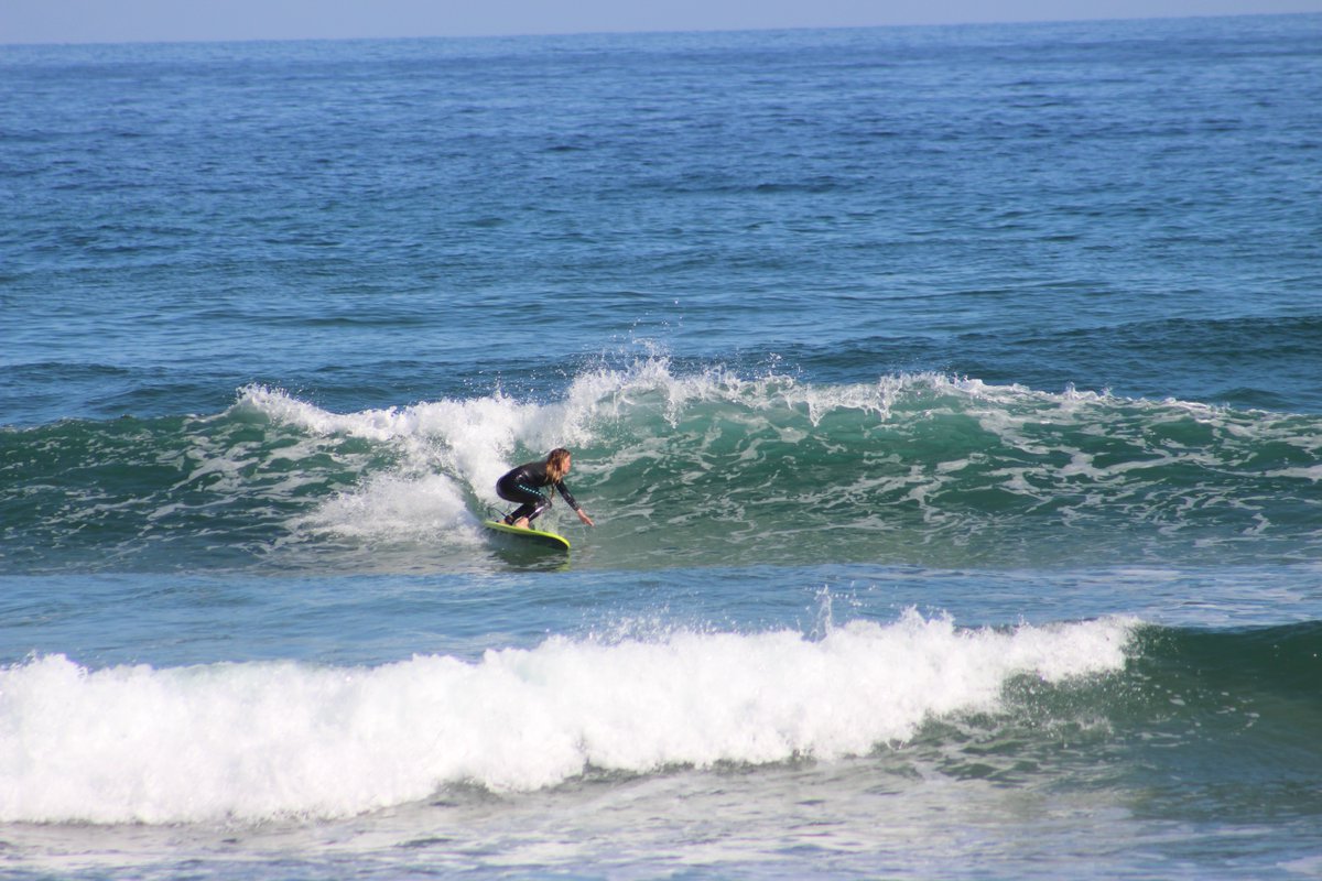 paulas_urfer89's tweet photo. SurfTripZarautz De 8:45 a 13:00 en el agua surfeando en Zarautz i aun queriamos surfear mas, espero repetirlo pronto☺ https://t.co/FB5pQd28U0
