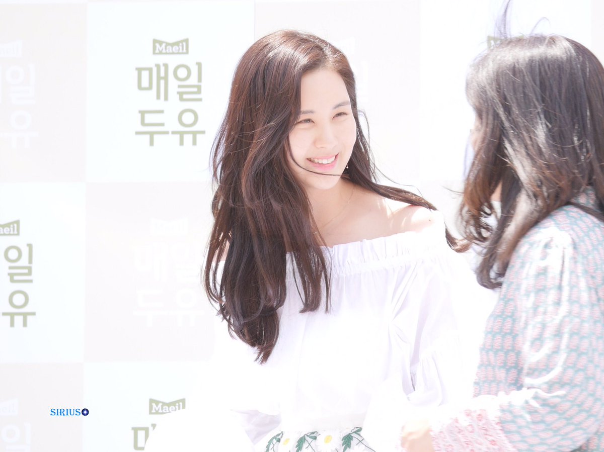  [PIC][03-06-2017]SeoHyun tham dự sự kiện “City Forestival - Maeil Duyou 'Confidence Diary'” vào chiều nay - Page 3 DBoW7SmU0AA-_gt