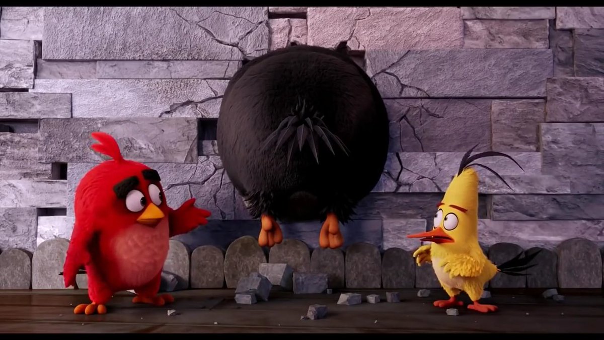 AngryBattlecry's tweet photo. When you're seeing the wallpaper of Bomb around the wall. #AngryBirds https://t.co/bFjYYUeV9S