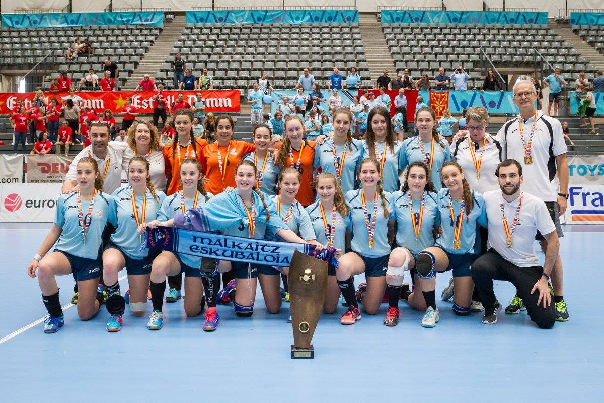 FNBalonmano's tweet photo. 🏆 MALKAITZ CADETE SE PROCLAMA BICAMPEÓN DE ESPAÑA 🏆
📝 https://t.co/3Si8vLbkyU
📸 Xavier Solanas (BMG)
@deporte_na https://t.co/sQOi5Nbm89