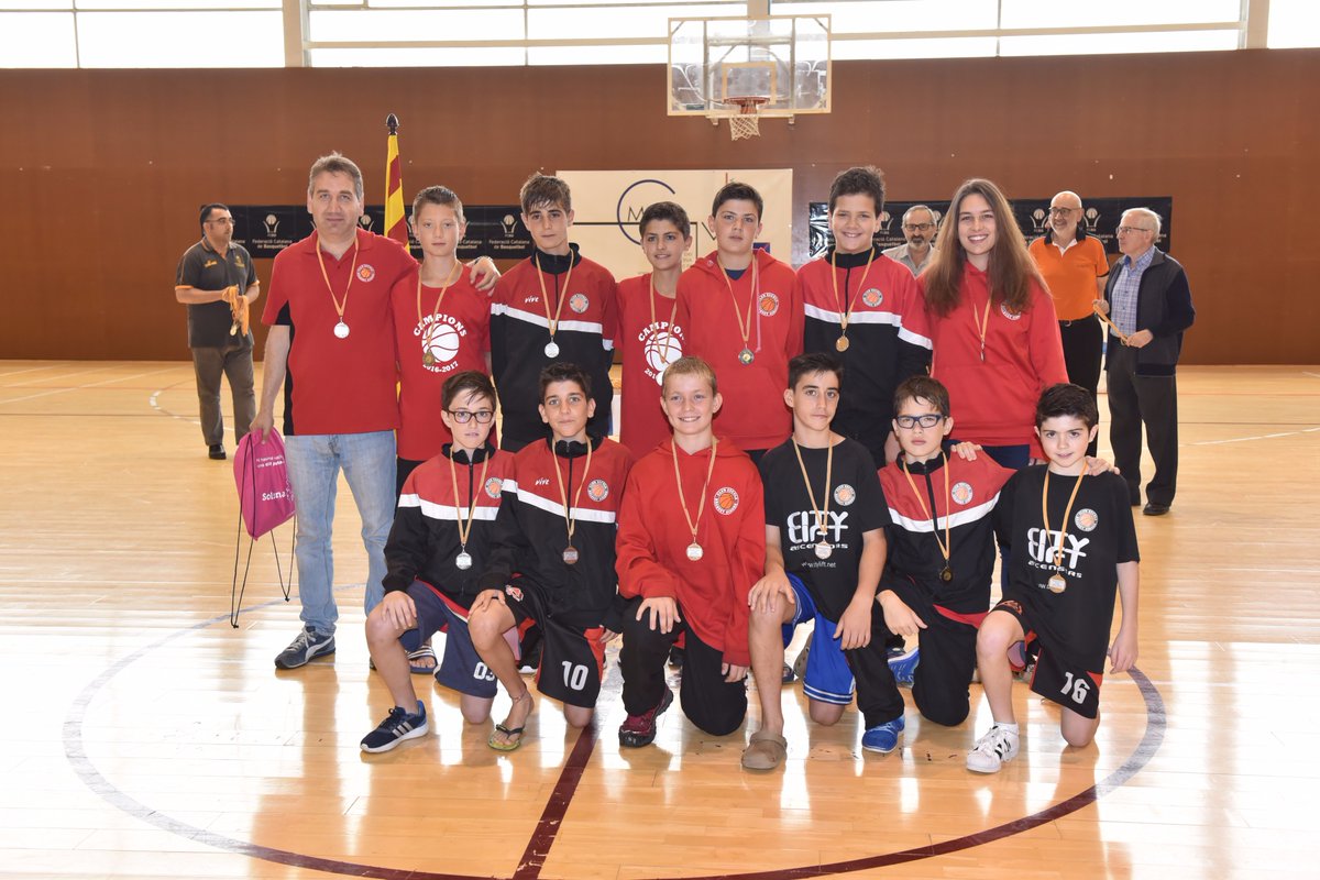 ceb_girona's tweet photo. CRÒNICA: El Preinfantil B acaba 6è de Catalunya contra jugadors d’un any més! Felicitats! 🔴 ⚫ 🏅 
👉 https://t.co/aPDnnzL7R5 https://t.co/N383j10s3b