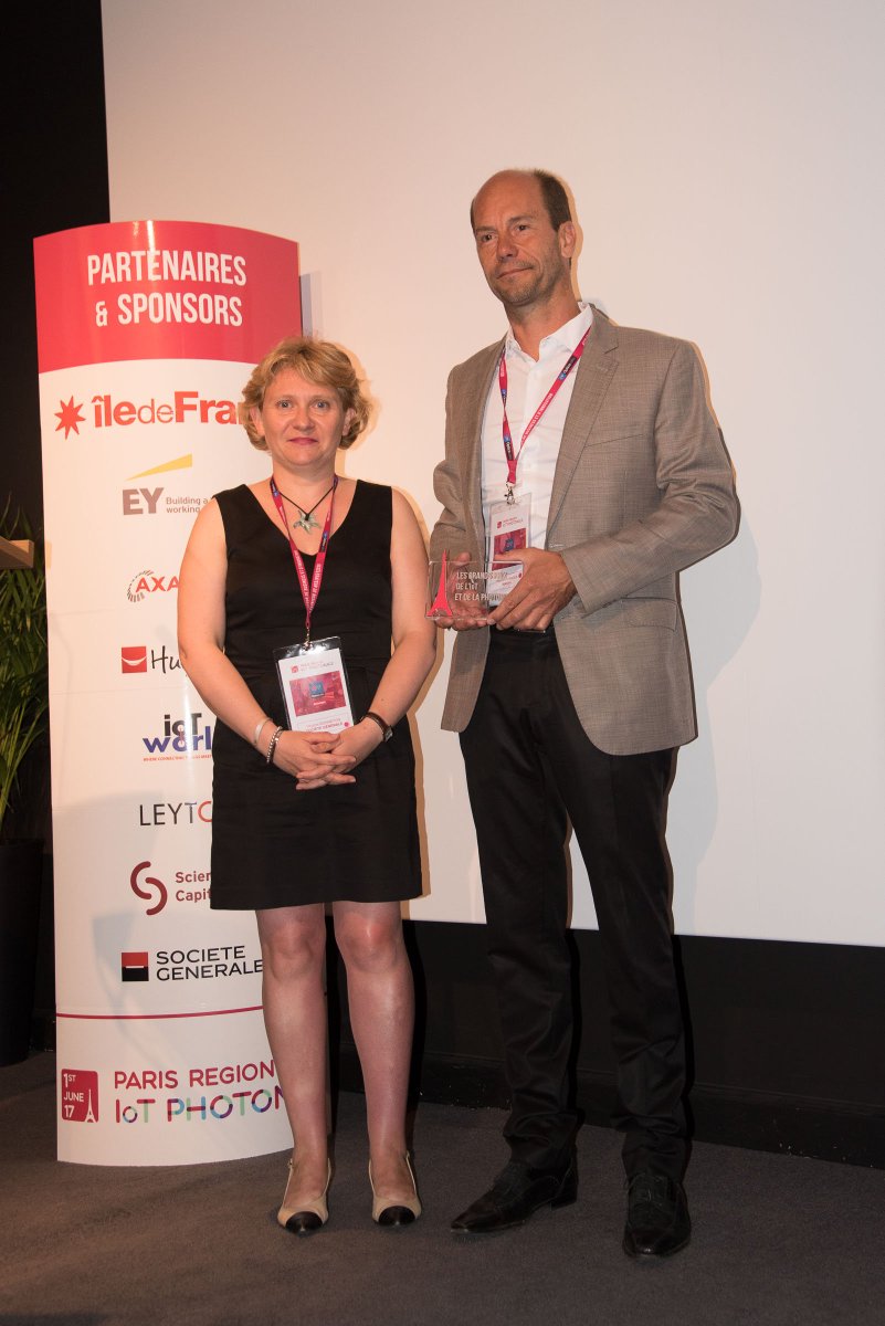 HubPhotonics's tweet photo. Et c'est #Innovplus avec @myToucango qui remporte le prix coup de coeur de la @SocieteGenerale à Paris Region #IoTphotonics 🚘#Opticsvalley https://t.co/2rqcjbCaXZ