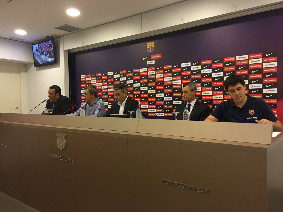 FCBhoquei's tweet photo. 🔊Albert Soler: 'L'Edu Castro serà el nou entrenador del @FCBhoquei amb un contracte d'una temporada i una altra opcional'
🔵🔴 https://t.co/8kijB0TQpx