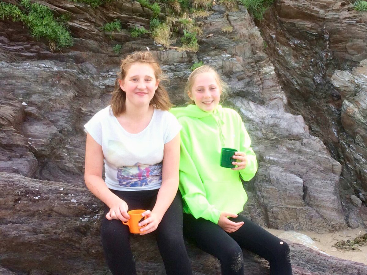 Tormead_JS's tweet photo. Hot chocolate on the beach! @batthouse https://t.co/ziqoO3TDJI