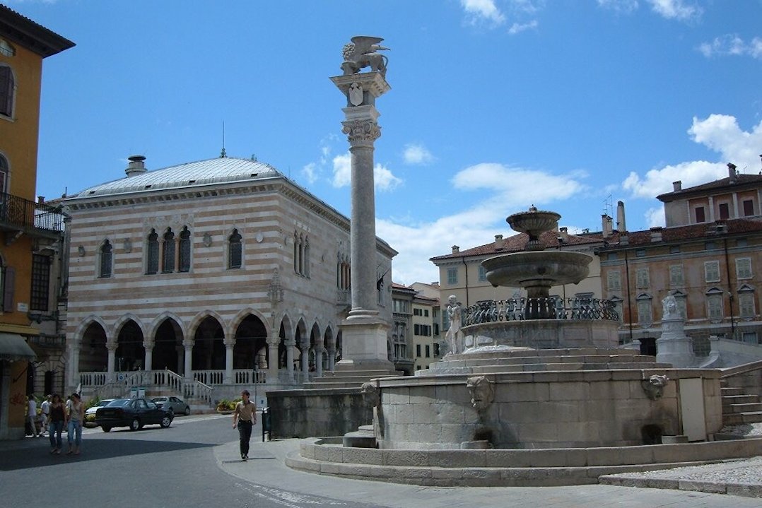 Requadro2's tweet photo. A Udine centro e zona nord in testa alle richieste https://t.co/RmkHM6KDNR @francescabramb3 https://t.co/N9B4Z8WZcb
